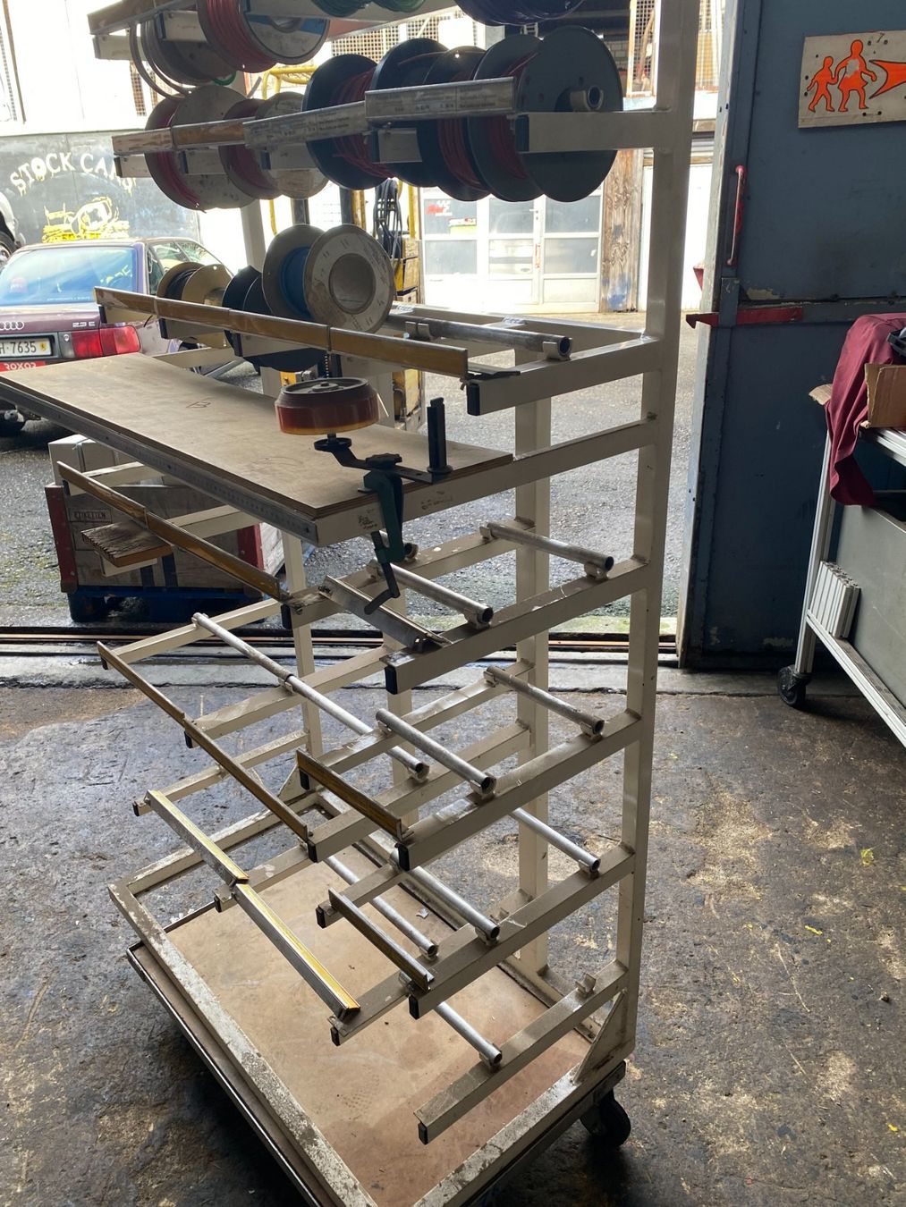 Scaffali: Metall, Werkstattgestell – Usato da Feuerthalen venduto da Sct3 3