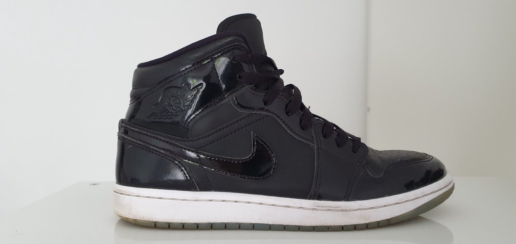 Scarpe da uomo: Nike Air Jordan - 1 Mid / Gr. 42 – Usato da Chur venduto da ropa68