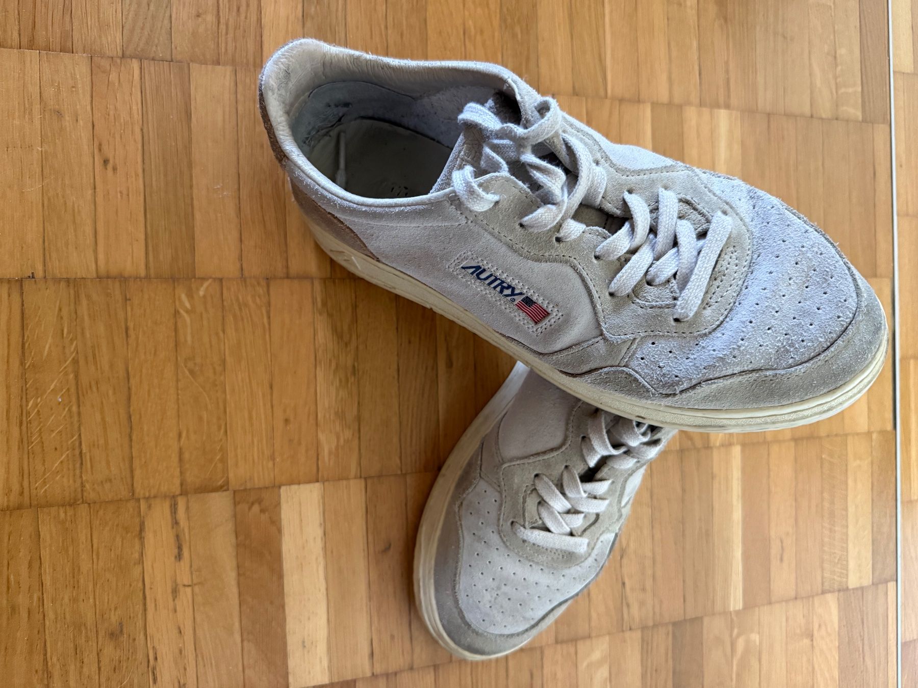 Autry Scarpe da uomo: Autry Sneaker Wildleder gebraucht Grösse 42 – Usato da Zürich venduto da fra_yq25