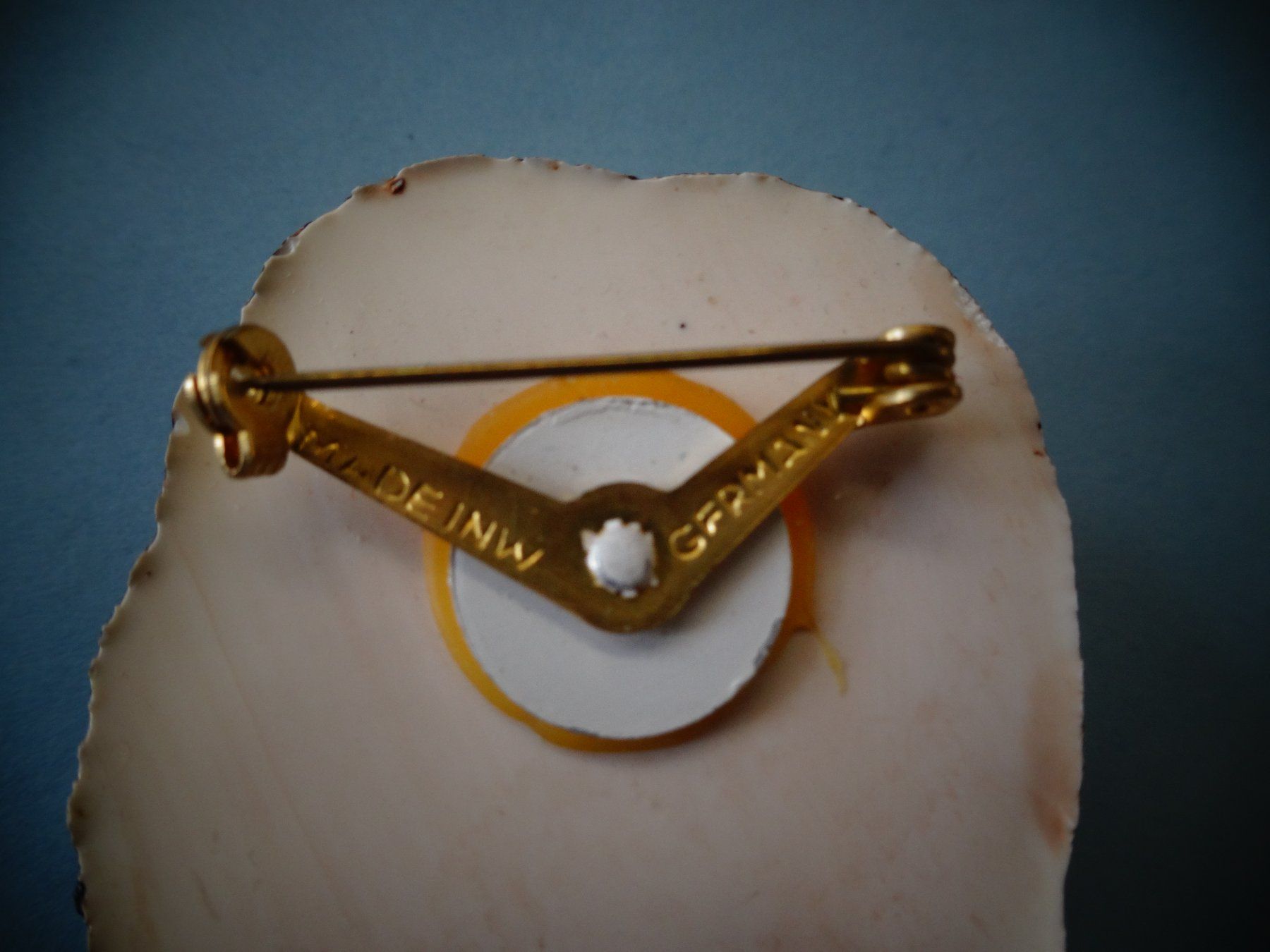 Broches & Aiguilles: Alter Anstecker Frauenkopf – D'occasion à Neerach par jenny062 2