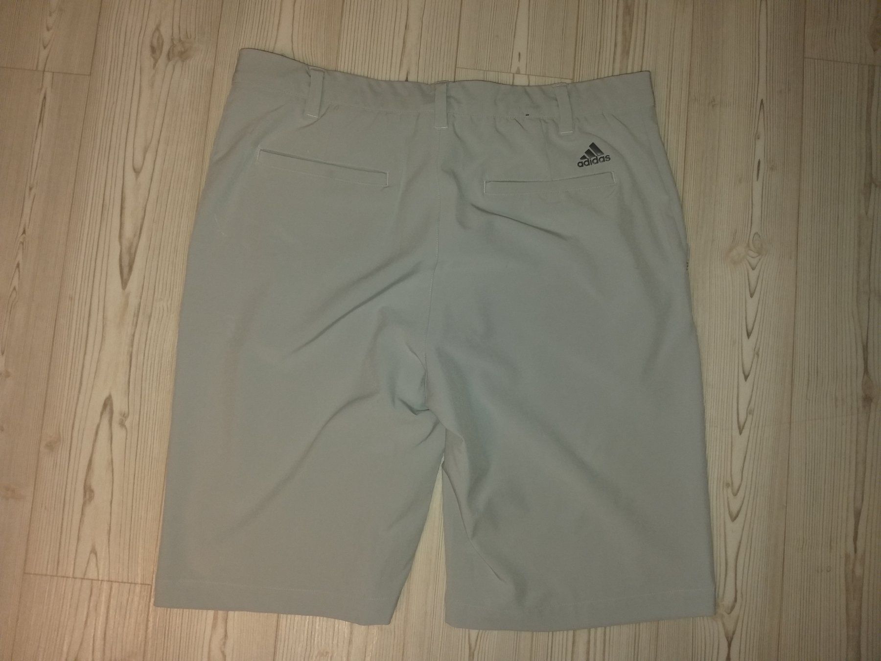 Adidas Pantalons: Short ADIDAS  Taille / Grosse 48 CH ( M) – D'occasion à Cossonay-ville par Super-Price-Quality 4
