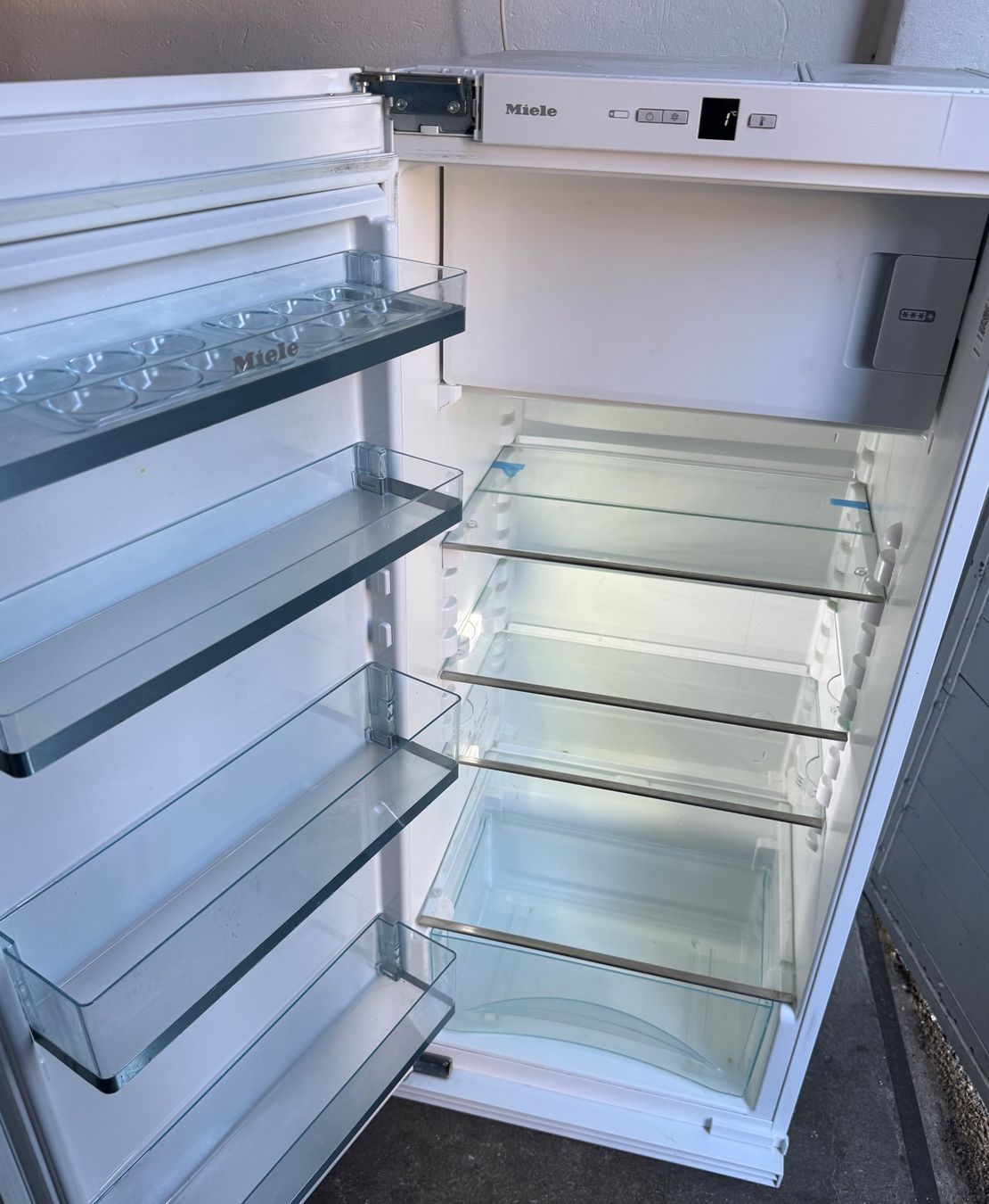 Miele Kühlschrank: Miele A++ Einbaukühlschrank CH Norm 55cm – Gebraucht aus Kloten von top2000