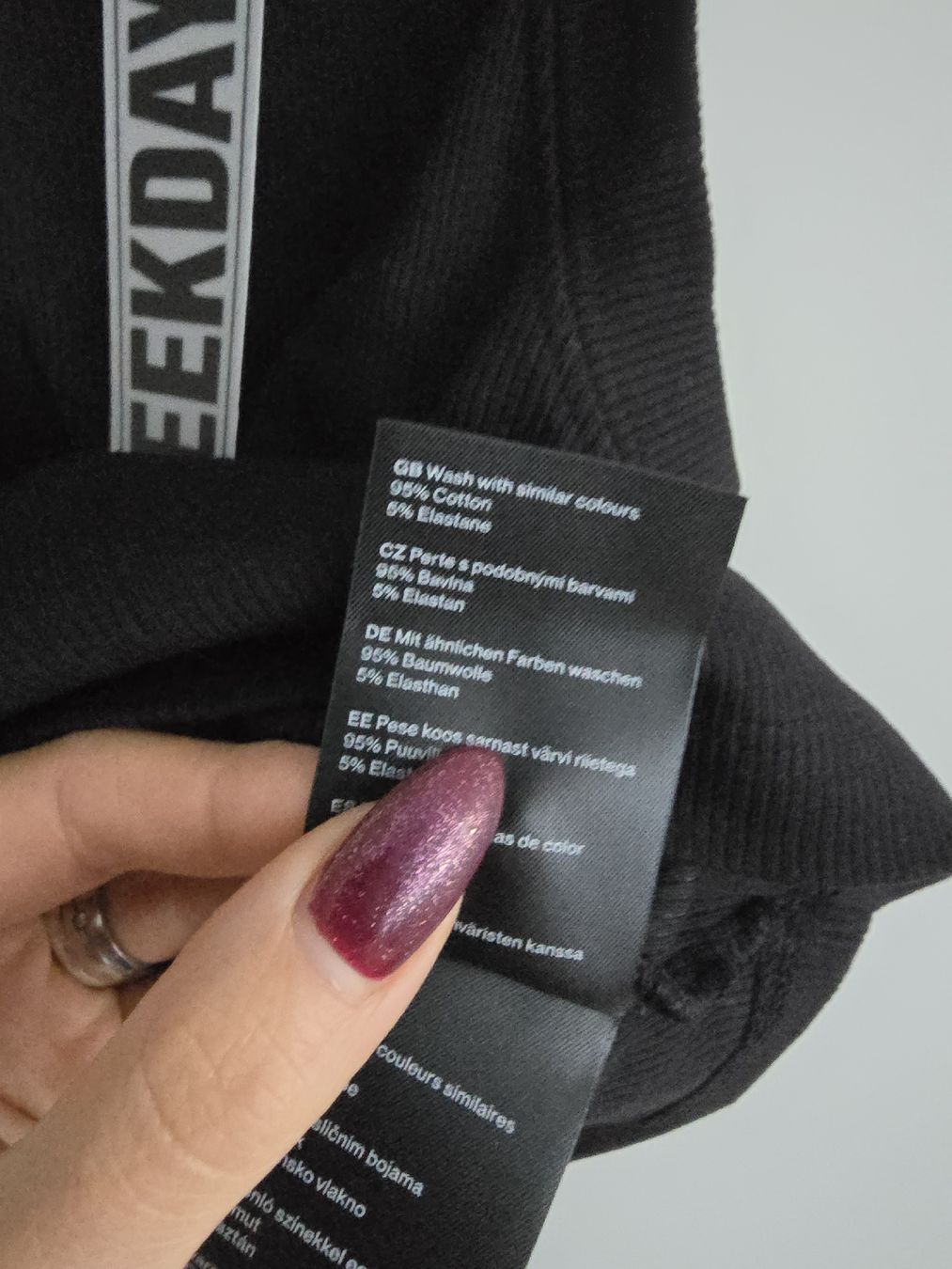 Weekday Top: Weekday Crop Top - Grösse XS – Nuovo e nell'imballaggio originale da Rickenbach b. Wil venduto da VeryLovelyThings 2