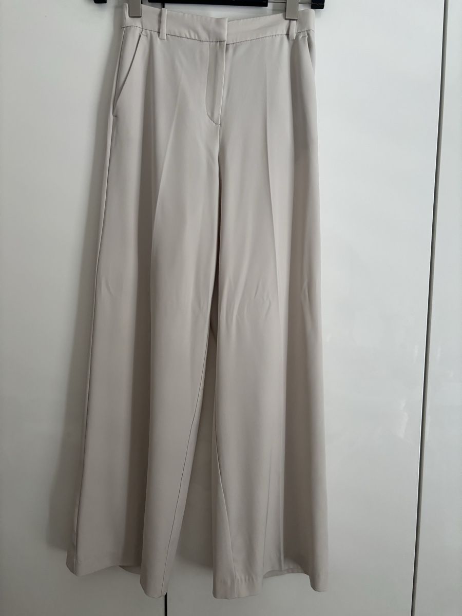 Lots de vêtements: 3 Stoffhosen Grösse 34 – Neuf (Voir description) à Biel/Bienne par adna.sc 1