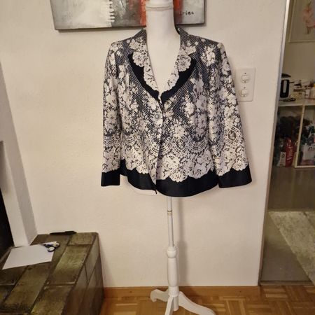 KATHARINA V. BRAUN  Seidenblazer schwarz/weiss Gr. 42