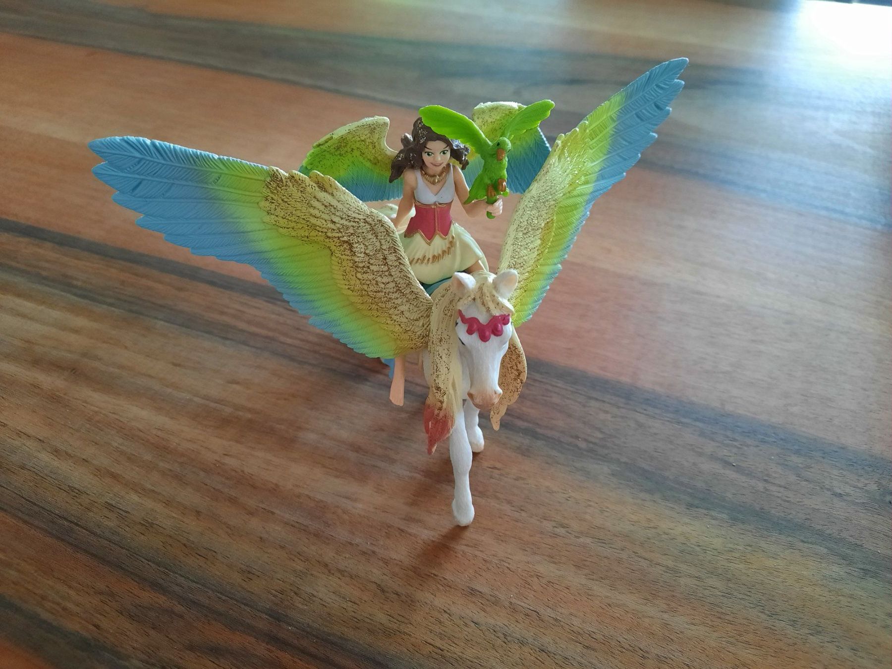 Schleich Figuren: Schleich - Bayala - Surah mit Glitzer Pegasus – Gebraucht aus Altnau von willpower71