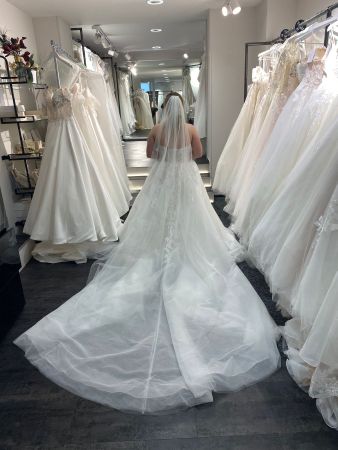 Wunderschönes Hochzeitskleid von Lisa Donetti – NEU