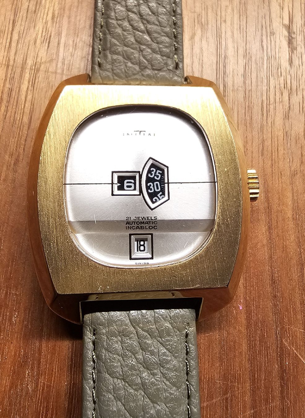 Orologi: Retro Automatic Watch Jumping Hours mit Datum – Usato da Oberwil BL venduto da 007re 4