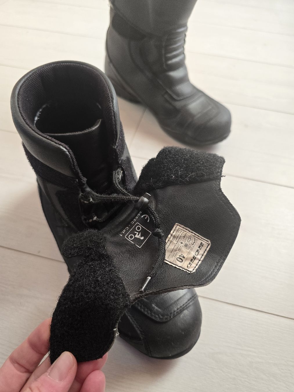 Damenschuhe: Motorradstiefel GR. 40 – Gebraucht aus Oberkirch LU von Guezlibox 2