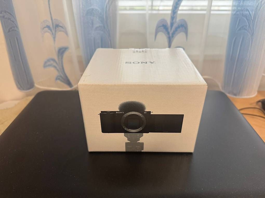 Fotocamera: Sony ZV E-10 + Ersatzakkus – Usato da Bremgarten AG venduto da lok_q682