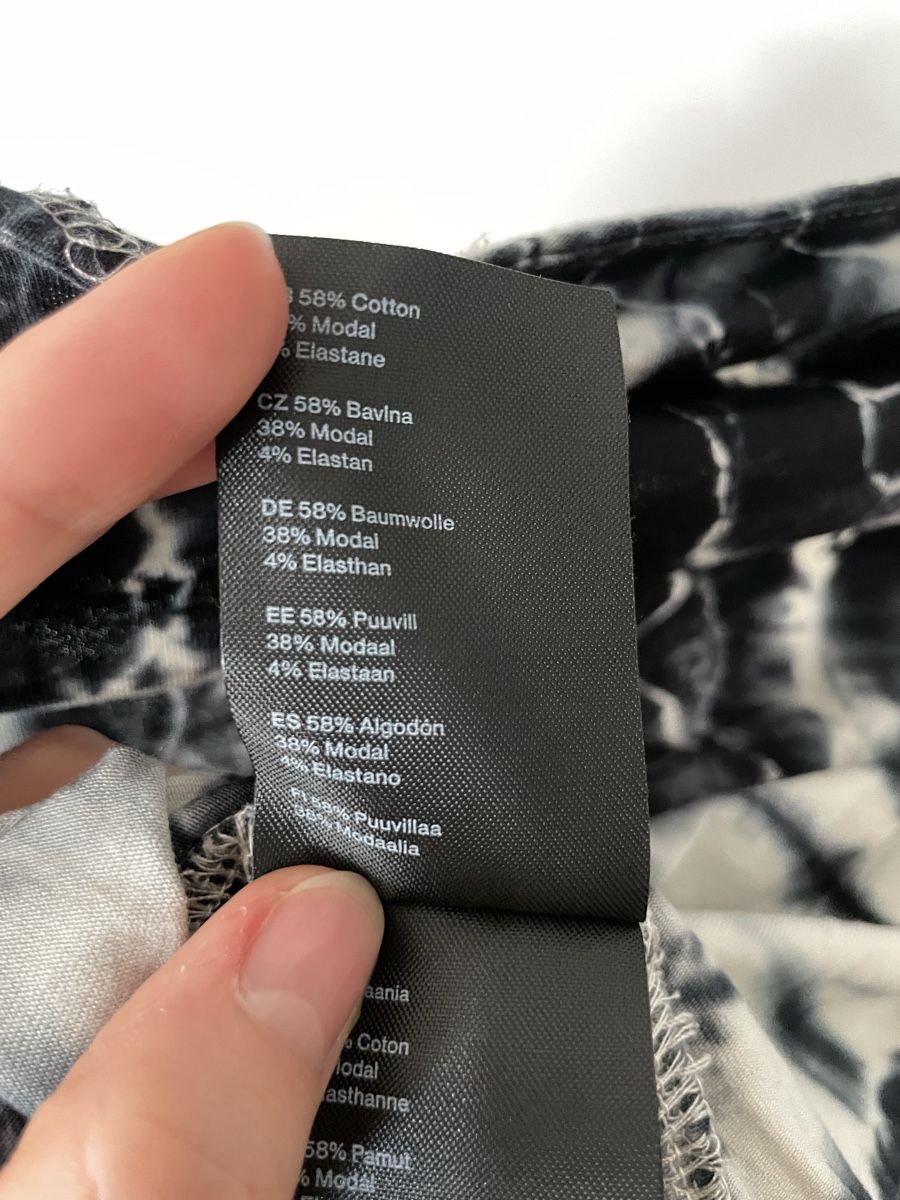 Weekday Maglioni & Felpe: Y2K Cardigan, cropped, Weekday – Usato da Zofingen venduto da silbosja 5