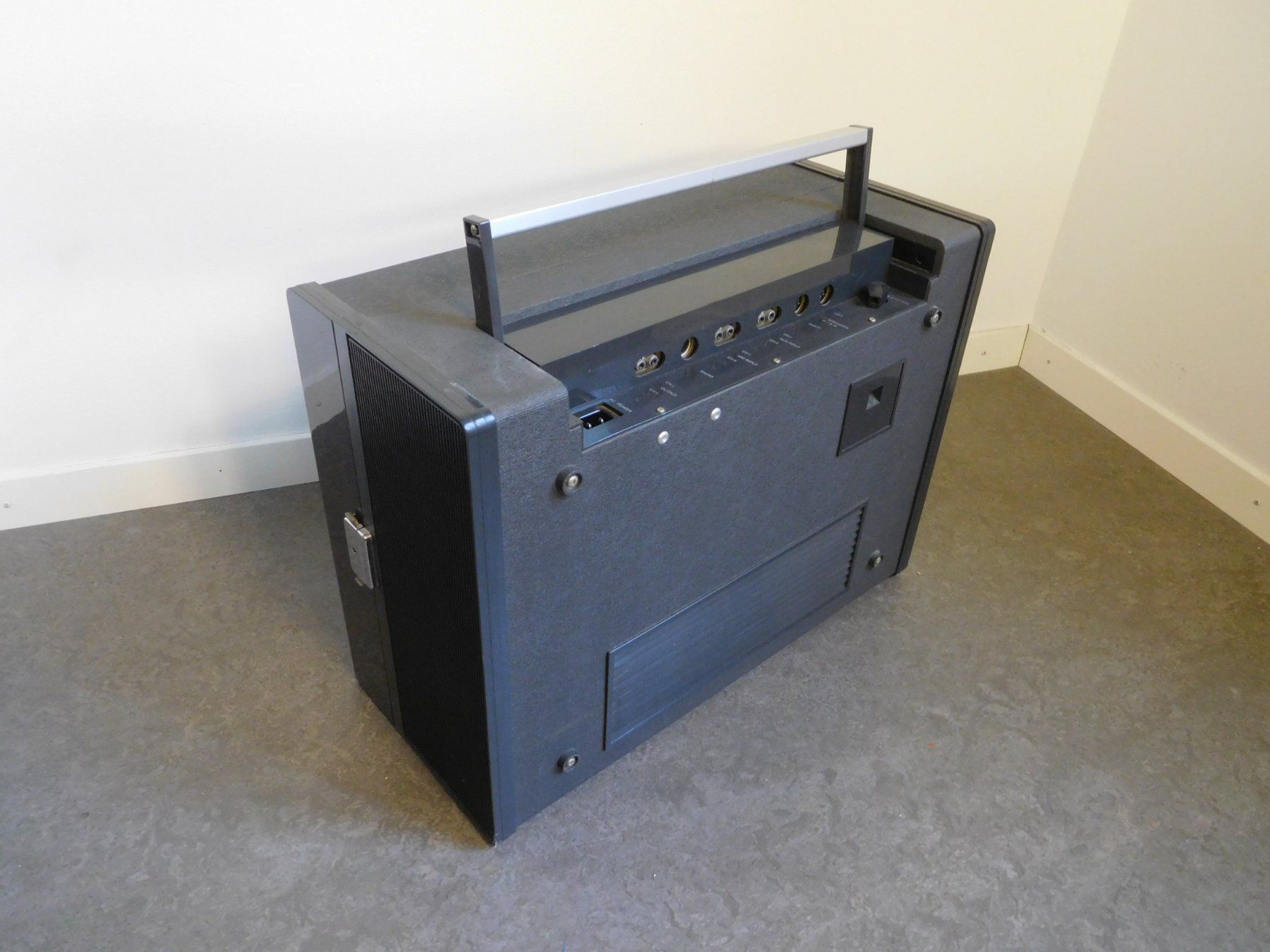 Revox Apparecchi a nastro: Revox A77 MKIII, tragbares Koffergerät – Usato da Zürich venduto da 123kauf 4