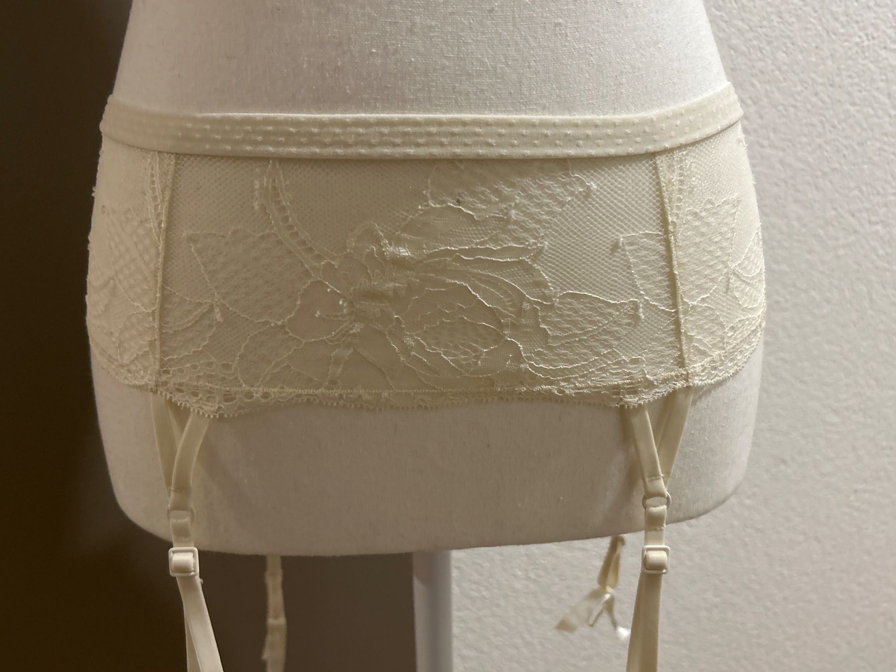 Calvin Klein Altra biancheria intima: Calvin Klein Dessous Set Creme Gr. 75 B / M – Usato da Brunnen venduto da Nala2929 5