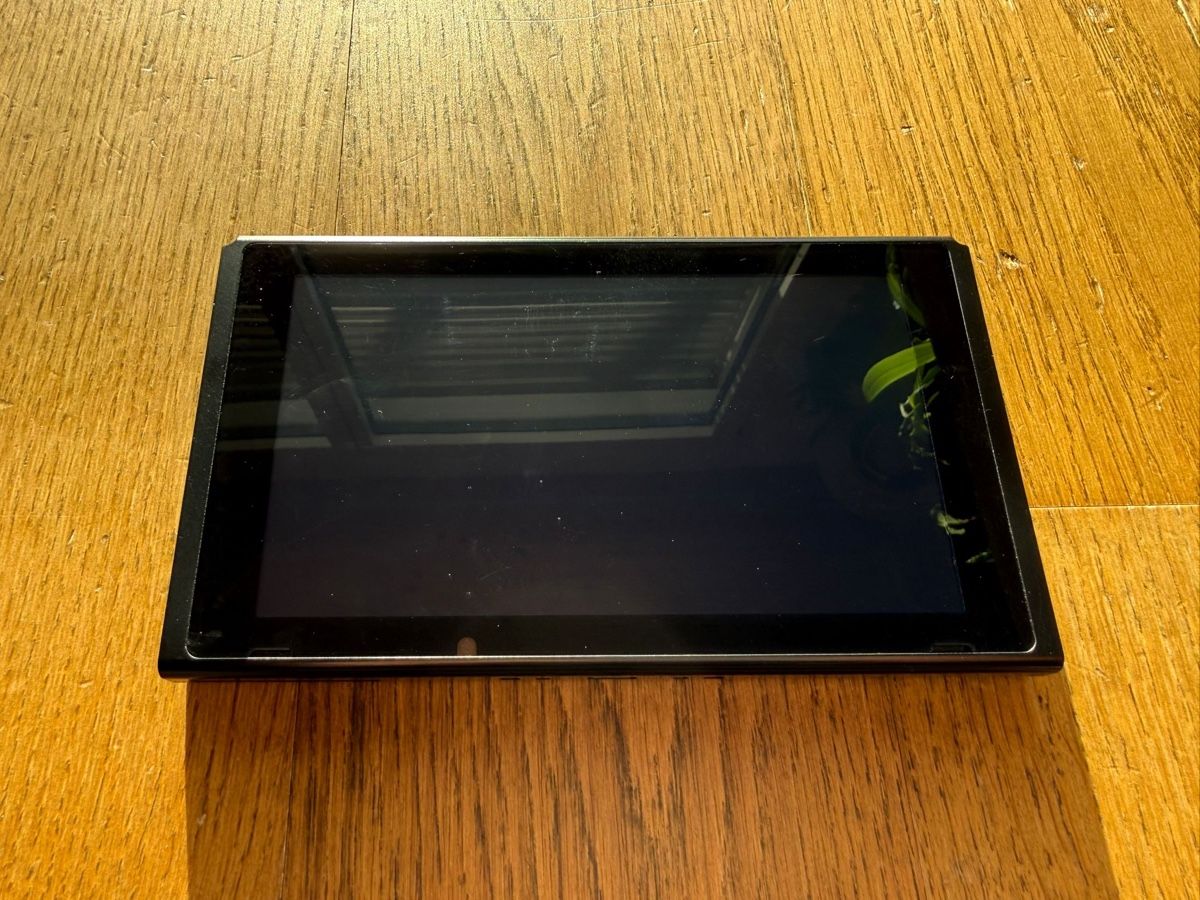 Nintendo Konsolen: Nintendo Switch Konsole / Bildschirm – Gebraucht aus Läufelfingen von Seraphim13