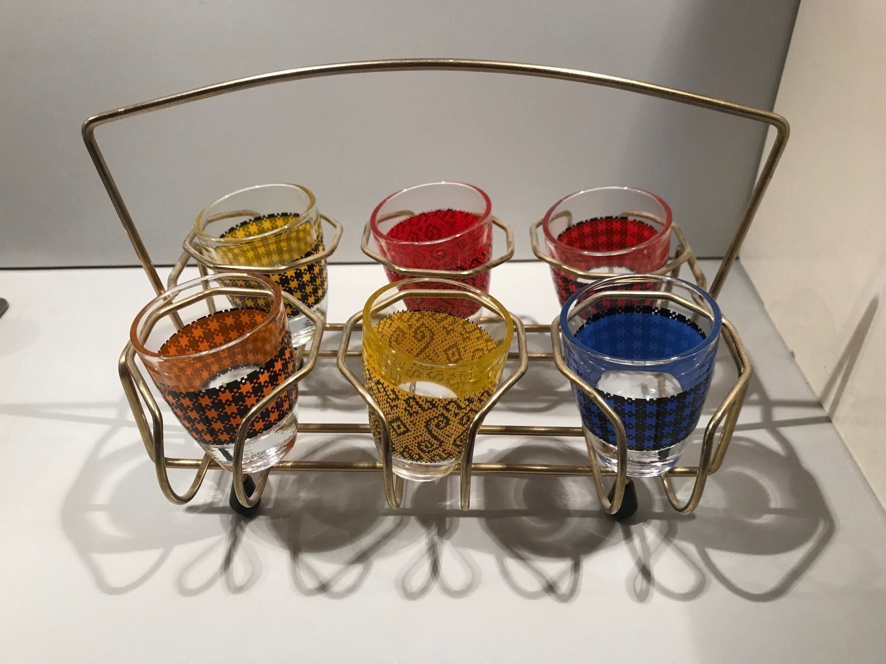 Bicchieri: Support avec 6 verres à schnaps – Usato da Ste-Croix venduto da mjmg