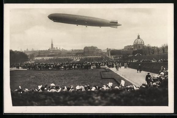 Foto & Poster: AK Wien, Zeppelin über der Stadt – Usato da Berlin venduto da bartko-reher