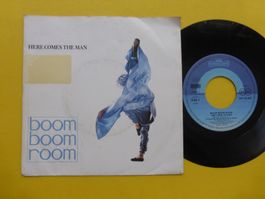 Boom Boom Room – Here Comes The Man