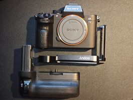 Sony A7 III Body  2 Batt + Battery Grip + Cage – Defekt