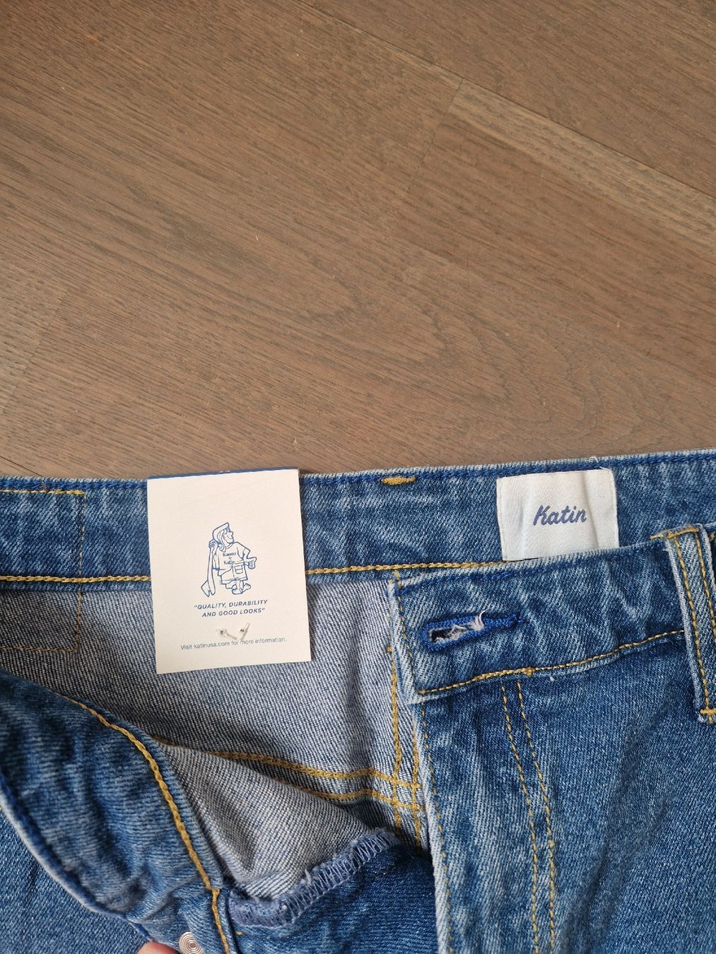 Jeans: Kurze Jeans von der Marke Katin – Nuovo e nell'imballaggio originale da Solothurn venduto da ngl_g29p 3