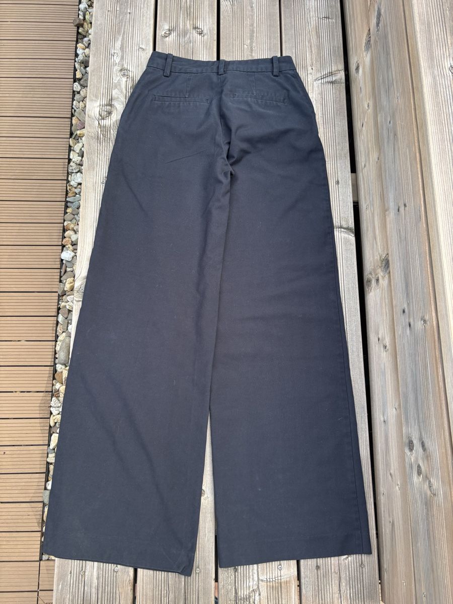 Weekday Pantalons: Hose Weekday schwarz Grösse 34 – D'occasion à Fehraltorf par lea_9bt5 2