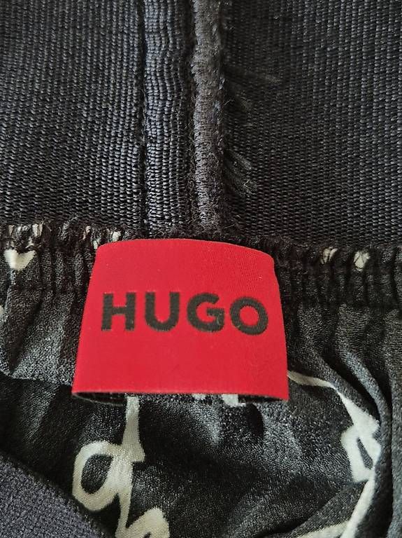 Hugo Boss Gonne: Stylischer Plisseerock von Hugo, Grösse S – Usato da Schliern b. Köniz venduto da elf2011 2