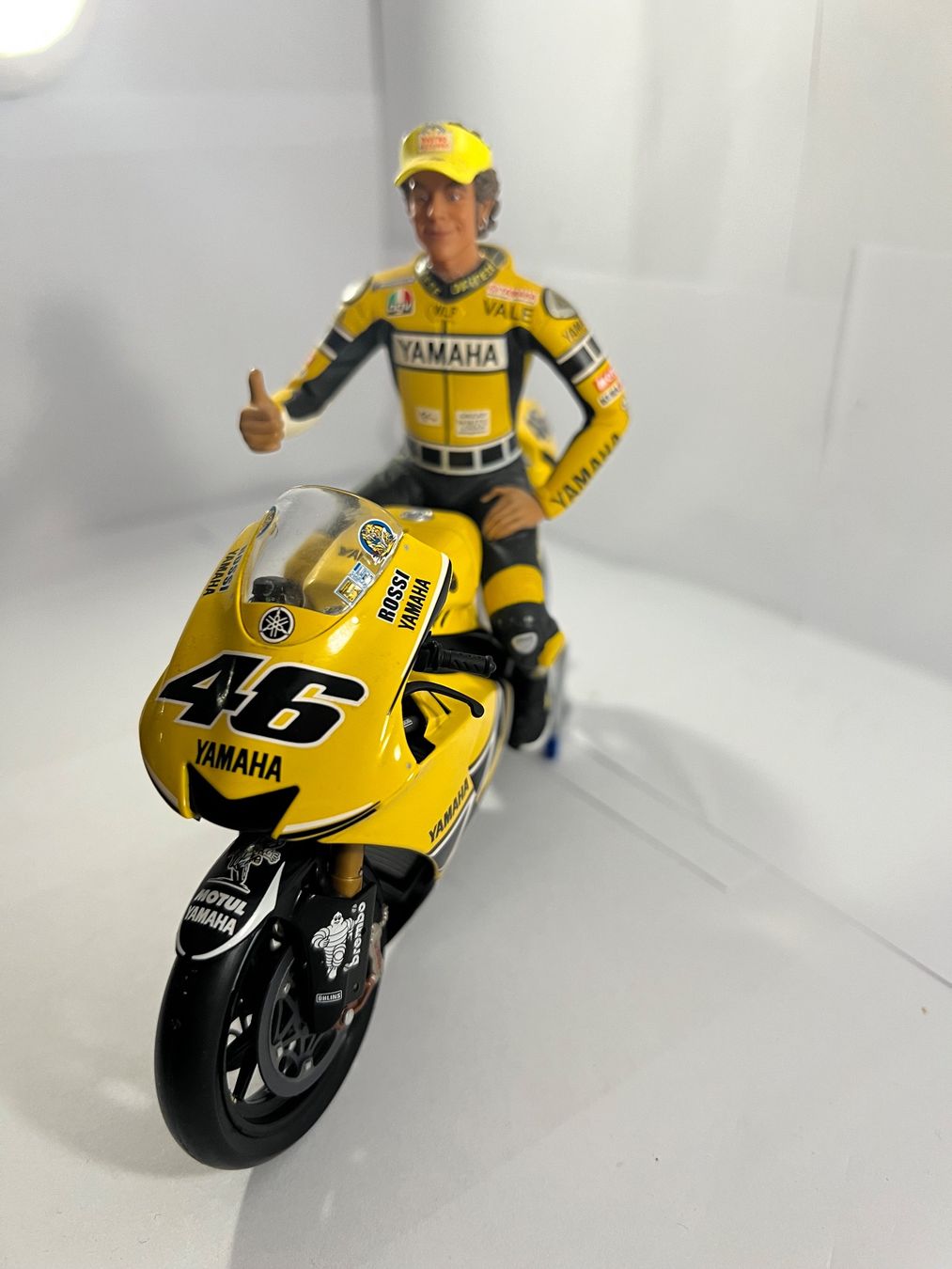 Minichamps Kit di modellismo & Modellini statici: Valentino Rossi lot 2 – Usato da Sergey venduto da Mascotte00 2