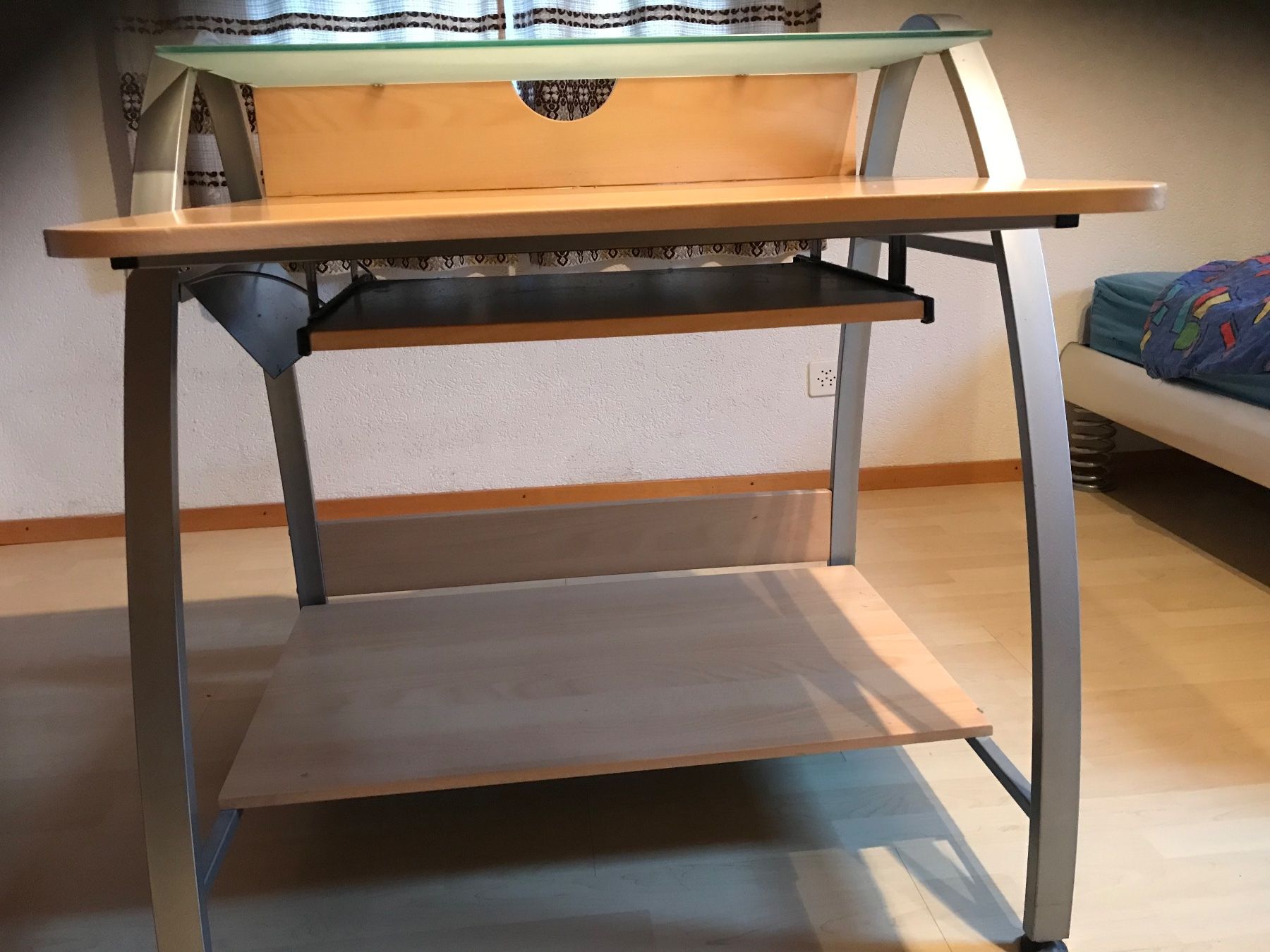 PC: Computertisch Schreibtisch – Usato da Aeugstertal venduto da Spengler1955 1