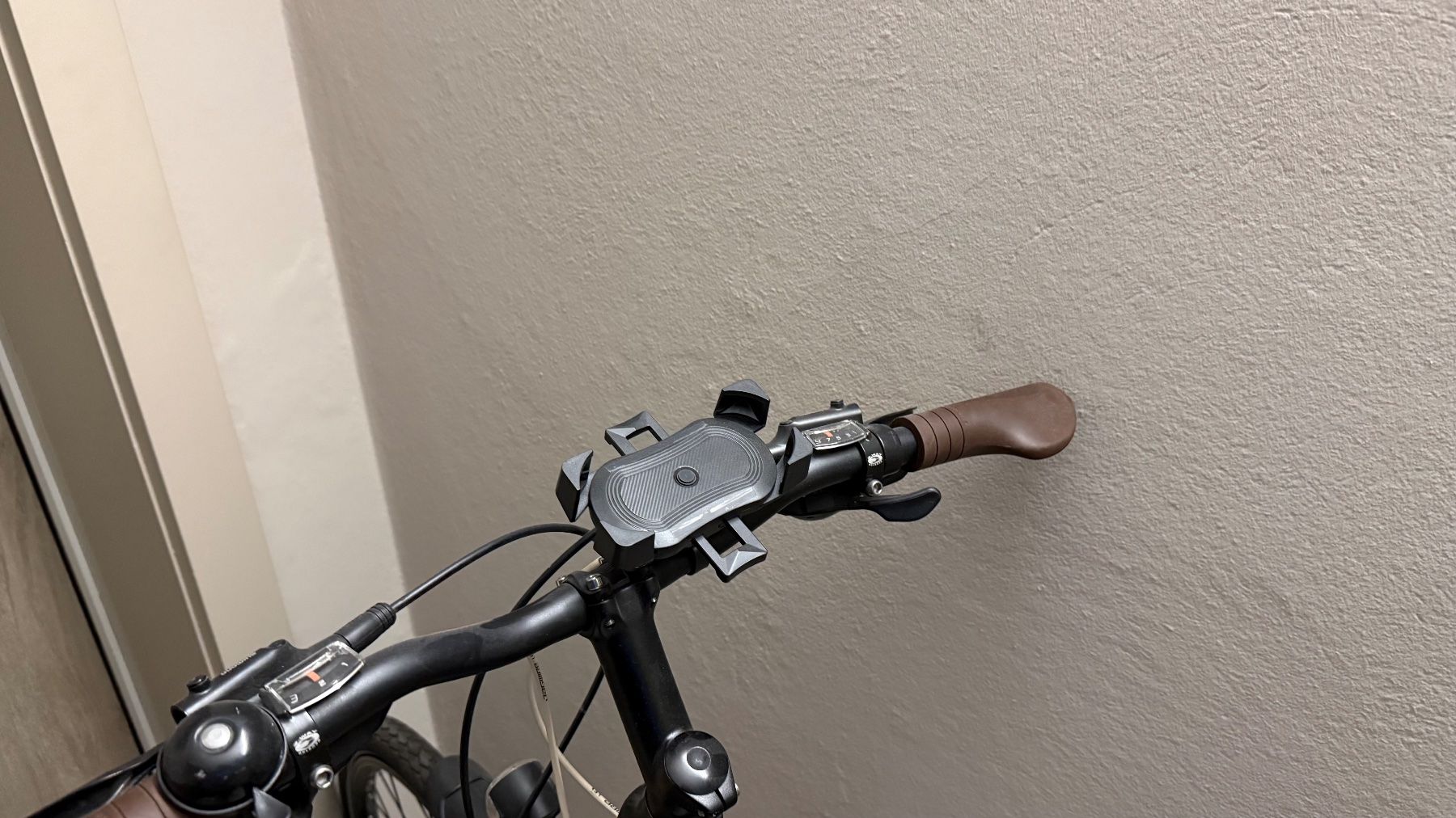 Decathlon Biciclette: Vélo avec accessoires – Usato da Genève venduto da dev_7mx7 2