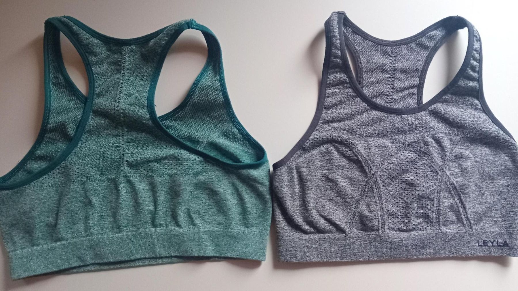 Top: Sport Top's S/M 2er Set – Usato da Salez venduto da Robe12 1
