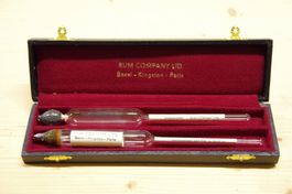 Alkohometer-Set in schönem Etui  von RUM CORUBA aus Basel