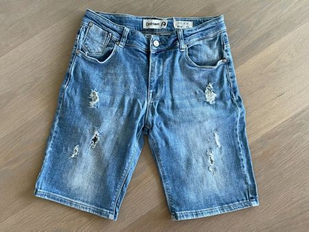 Jeans-Shorts in Grösse 28W