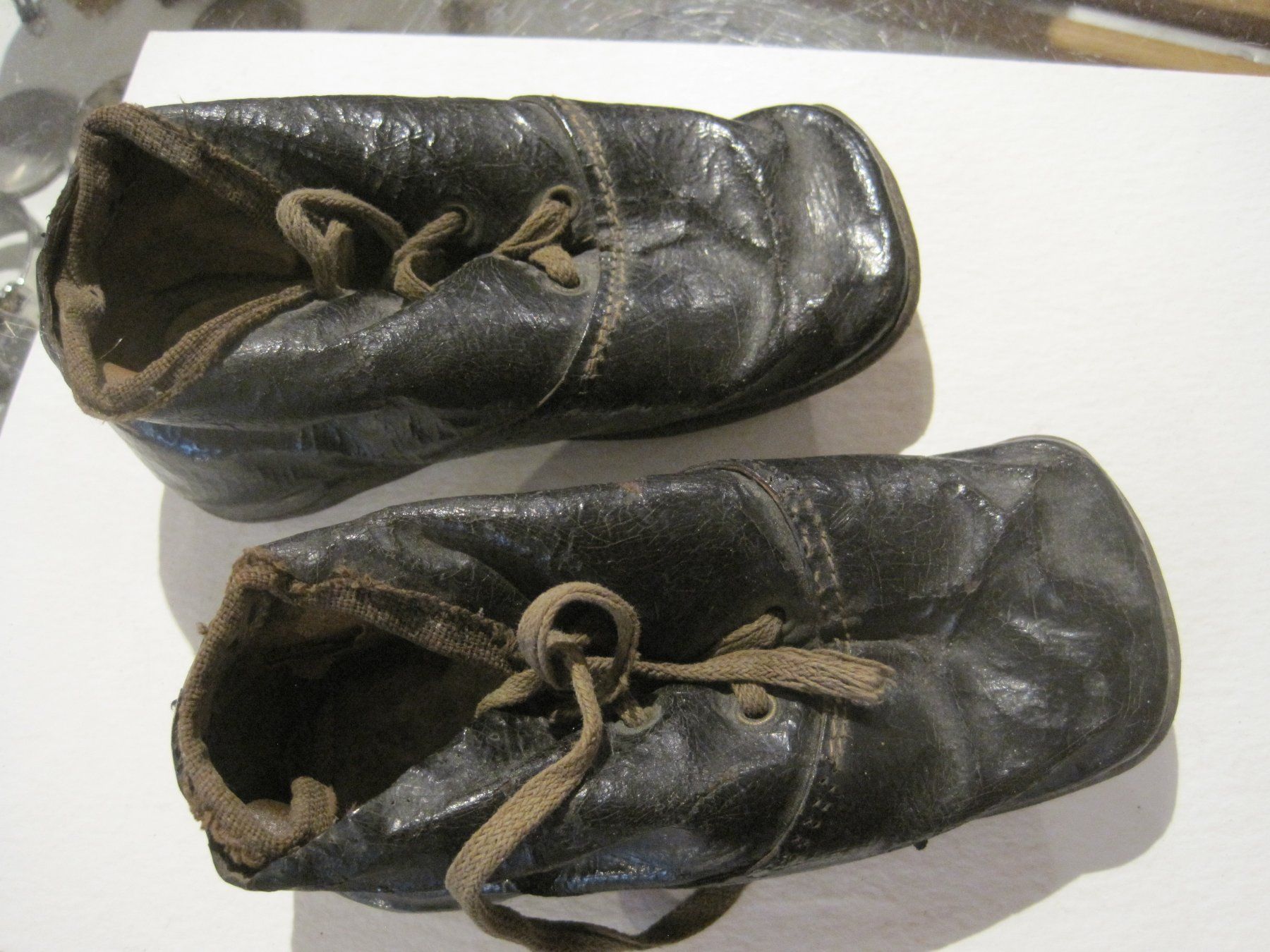 Scarpe per ragazzi: antike Kinderschuhe – Usato da Bischofszell venduto da Joachim-115 2