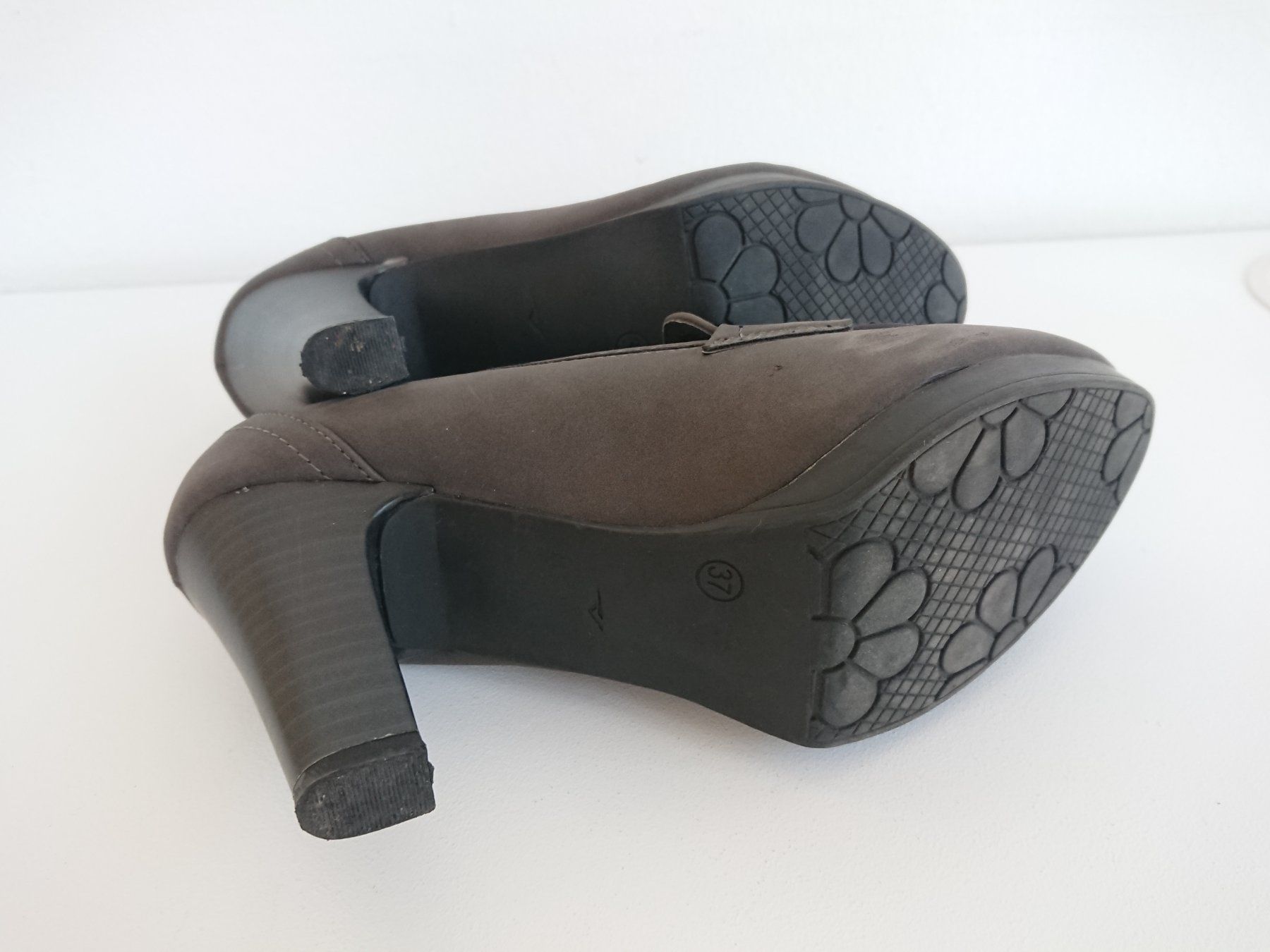 Scarpe da donna: Damen Pumps Gr. 37 Calando Braun Grau – Usato da Hallau venduto da CHACLA 5