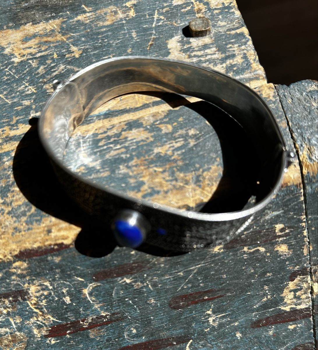 Bracciali & Braccialetti: Armreif aus Silber mit Lapislazuli – Usato da Donat venduto da troja007 3