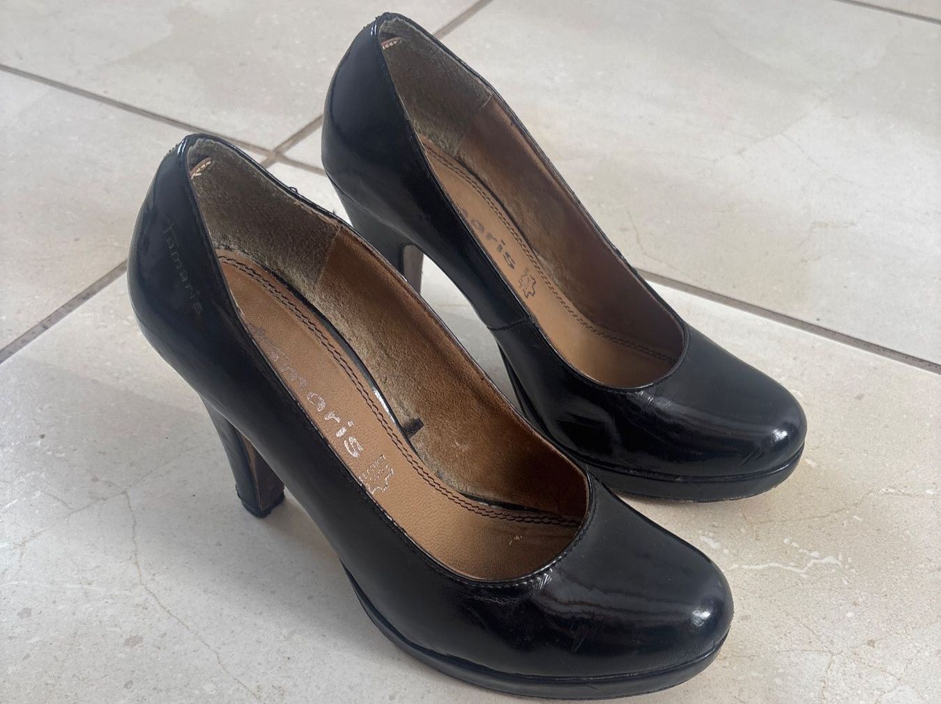 Tamaris Scarpe da donna: Tamaris Damen Pumps Schwarz Gr. 38 – Usato da Pfaffhausen venduto da frickda 1
