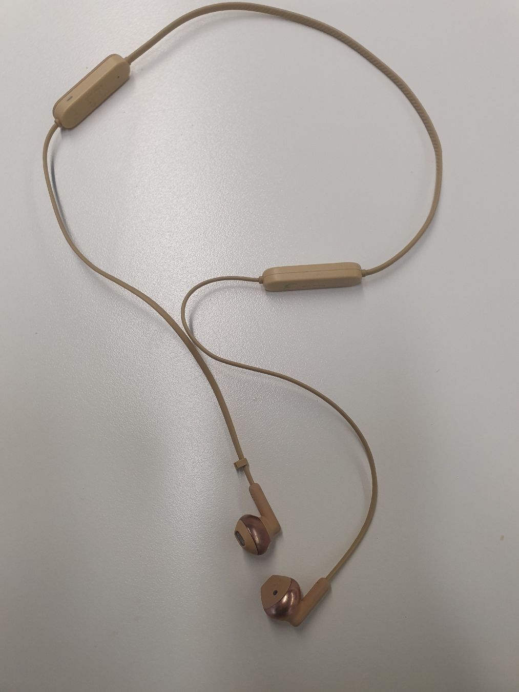 JBL Cuffie: JBL Kopfhörer 215 BT – Usato da St.Gallen venduto da mai_gq8q