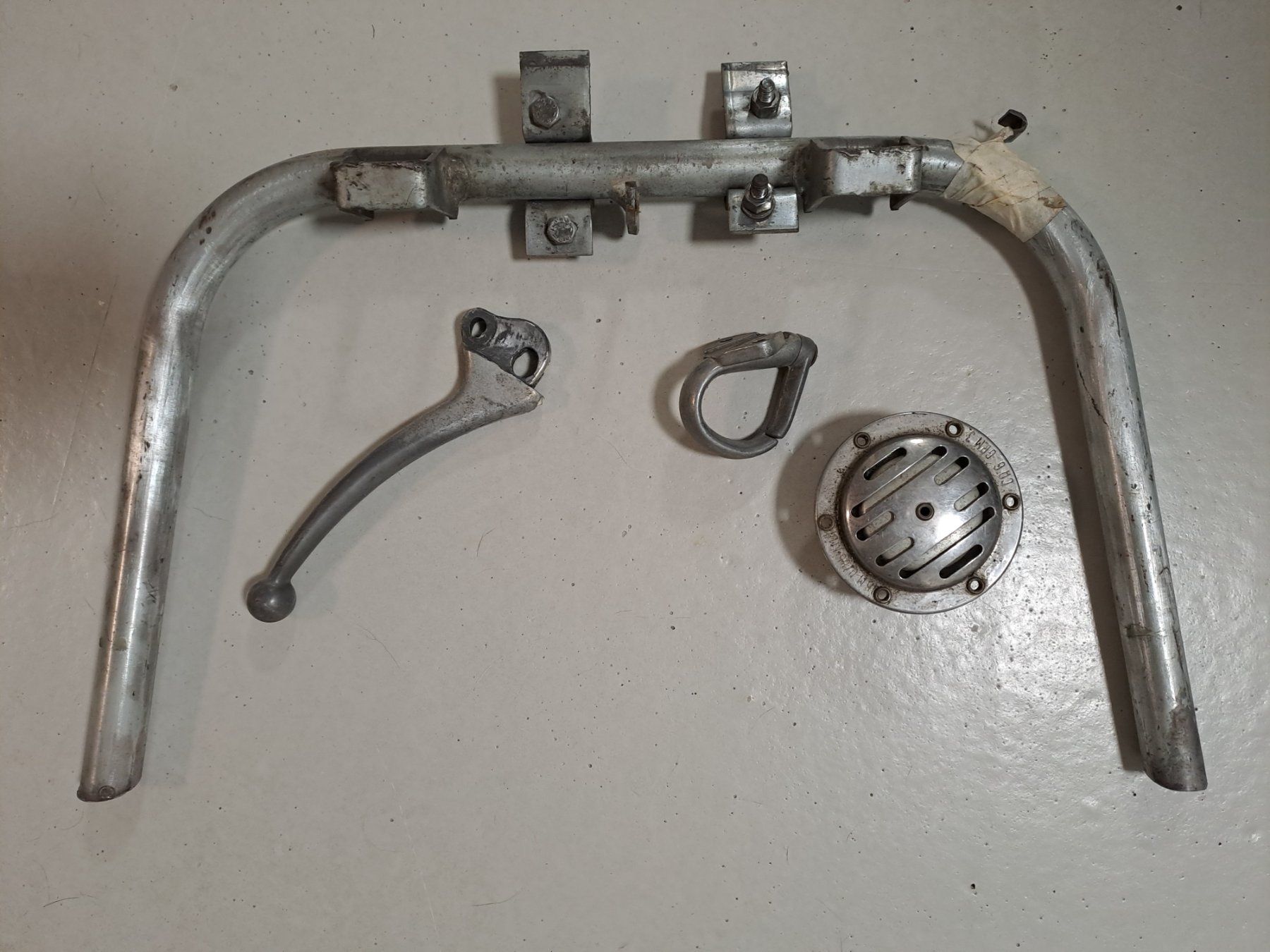 Vespa Tutti pezzi di ricambio per scooter: Vespa Teile "Kellerfund" – Usato da Wilchingen venduto da Juwel_Zanzibar