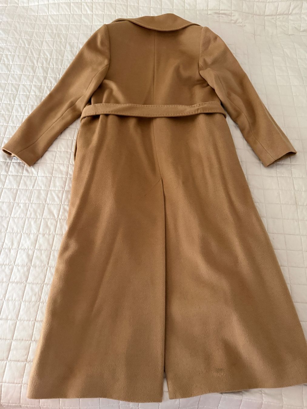 Cappotti: Avati Wool Mantel Damen 34 Gr – Usato da Wädenswil venduto da Alice_style 4