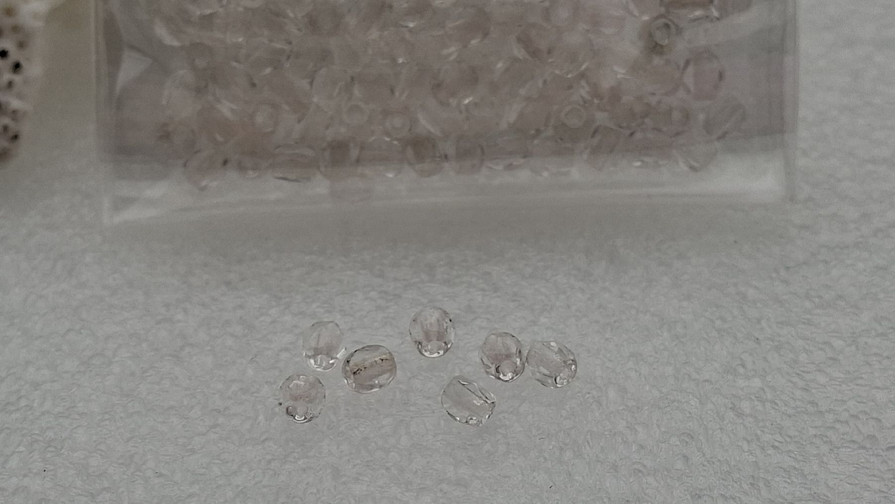 Perle (finte): Glasperlen, 3mm, 78 Stück – Nuovo e nell'imballaggio originale da Kriens venduto da Wolly85 1
