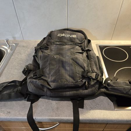 Dakine Rucksack DLX grau kariert guter Zustand