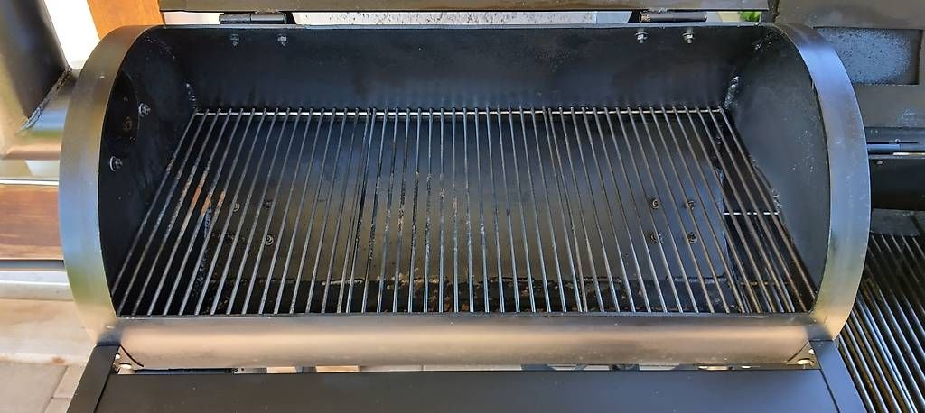 Grills: Smoker und Grill – Gebraucht aus Rüegsauschachen von globo7 2