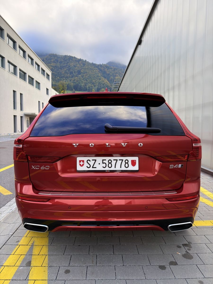 Volvo Automobili: Volvo XC60 B4 R-Design – Usato da Schübelbach venduto da R46R 3