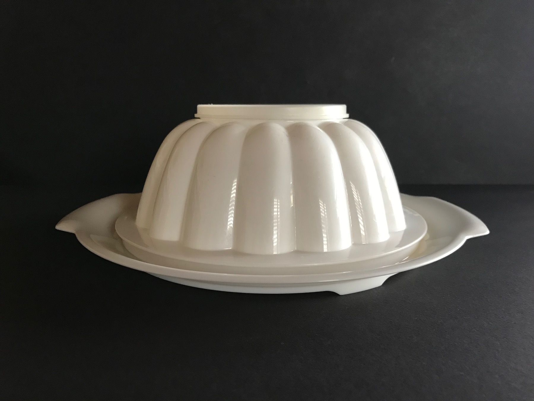 Tupperware Contenitori & Simili: Puddingform TUPPERWARE Griess-/Milchreisform Sülzeform_2/2 – Usato da Däniken SO venduto da allerlei54