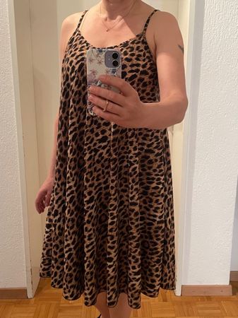 Sommerliches Kleid mit Leopardenmuster, No size
