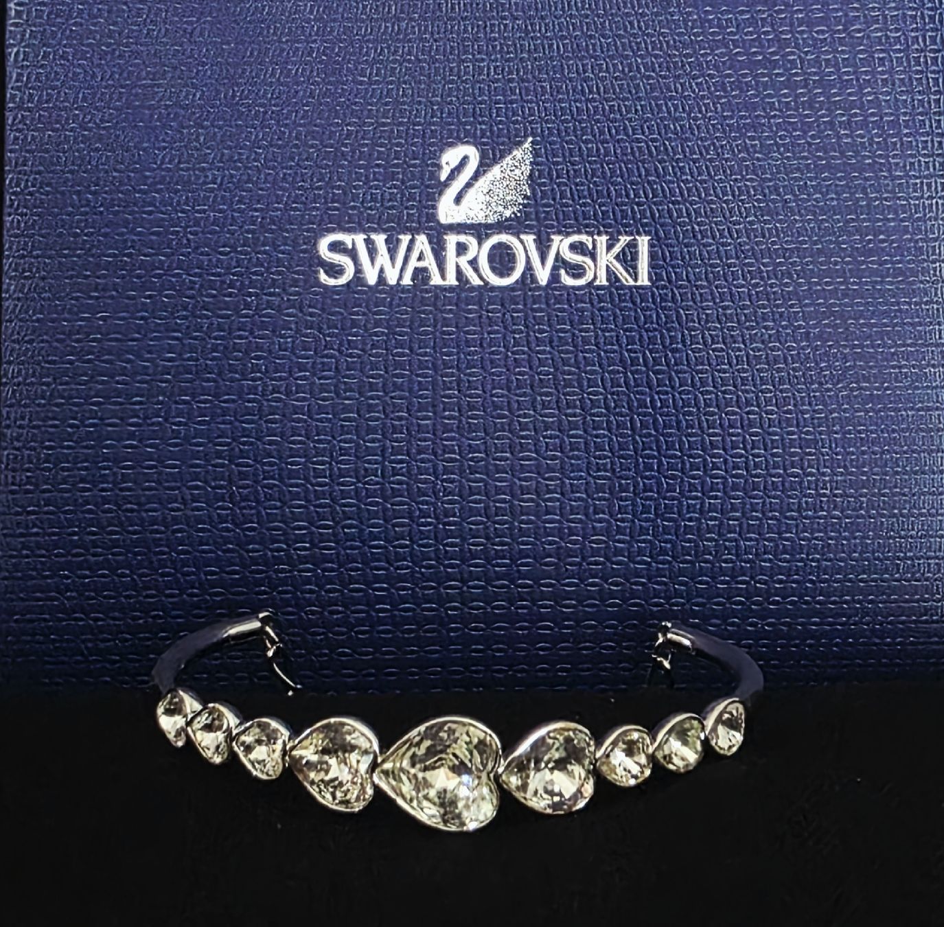 Swarovski Bracciali & Braccialetti: Swarovski Armband Herzform Kristalle Silberfarben – Usato da Kappel am Albis venduto da kappel2