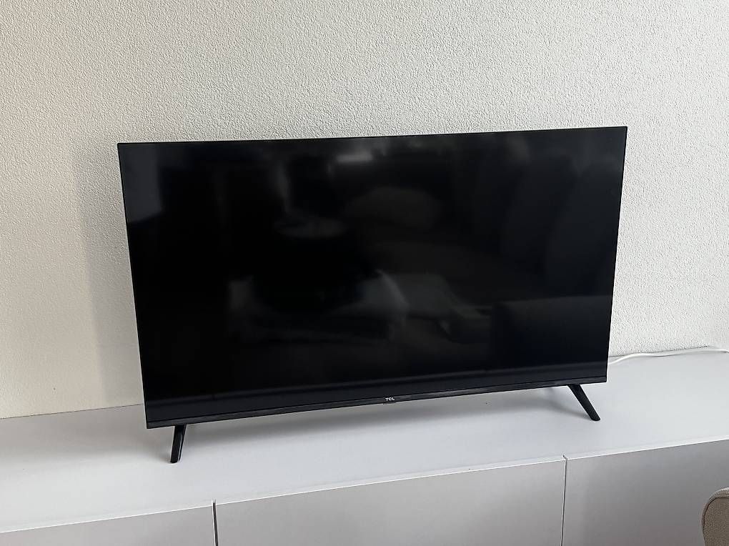 Fernseher: TCL Fernseher  – Gebraucht aus Romanshorn von Alessiasiciliano