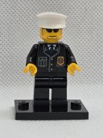 LEGO City cty0094 Police - City Suit with Blue Tie and Badge