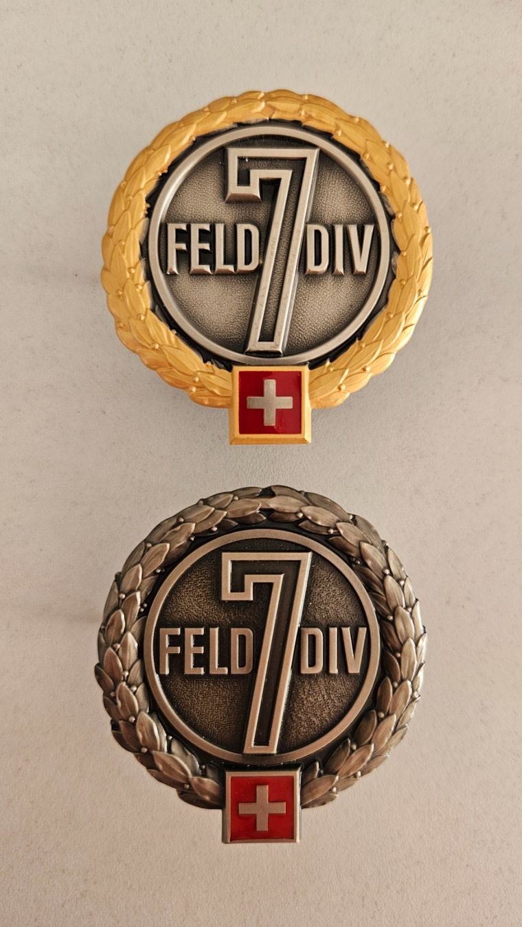 Schweizer Armee Placchette & Badge: Peret Emblem Schweizer Armee – Nuovo (secondo la descrizione) da Urdorf venduto da reg_q6nr