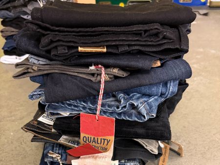 40 Paar Jeans/Hosen u.a. Pepe, PME, Levis, Dsquared, G-Star