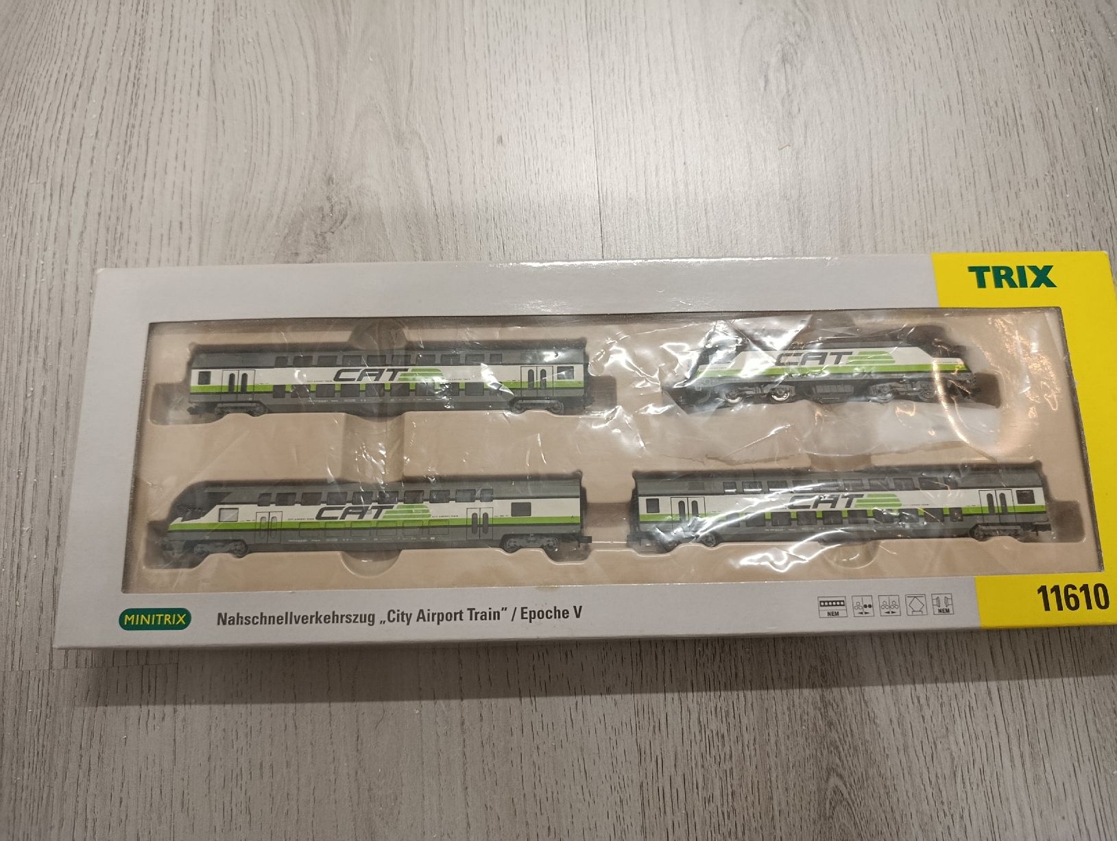 Trix Modelleisenbahnen: ÖBB Set City airport train digital Minitrix – Gebraucht aus Lavey-Village von pas_7xd2 5